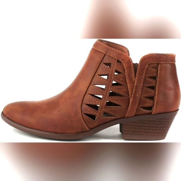 (S-3401)  Soda CHANCE Womens Perforated Cut Out Booties Sz 10 - Picture 3 of 11